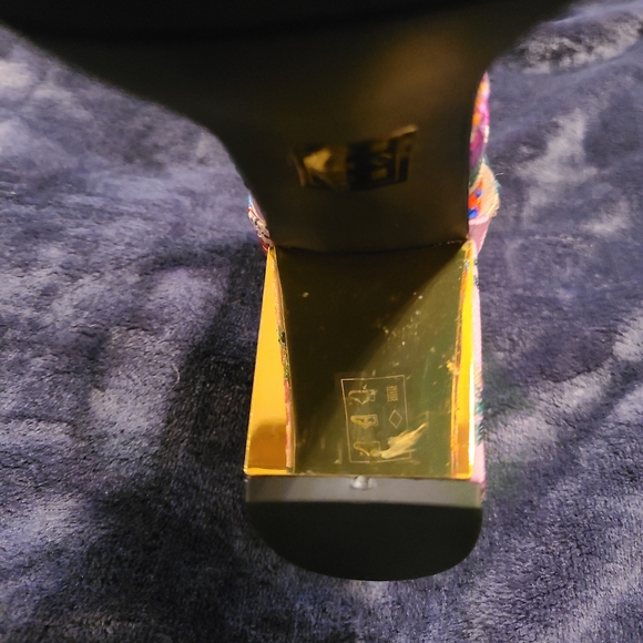 J Reneè Floral Sandals - Picture 3 of 7